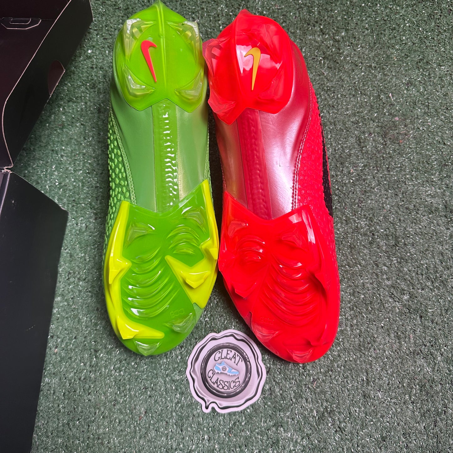 SIZE 11 | Nike Vapor Edge Kobe 6 SE Grinch 'MISMATCH' Cleats